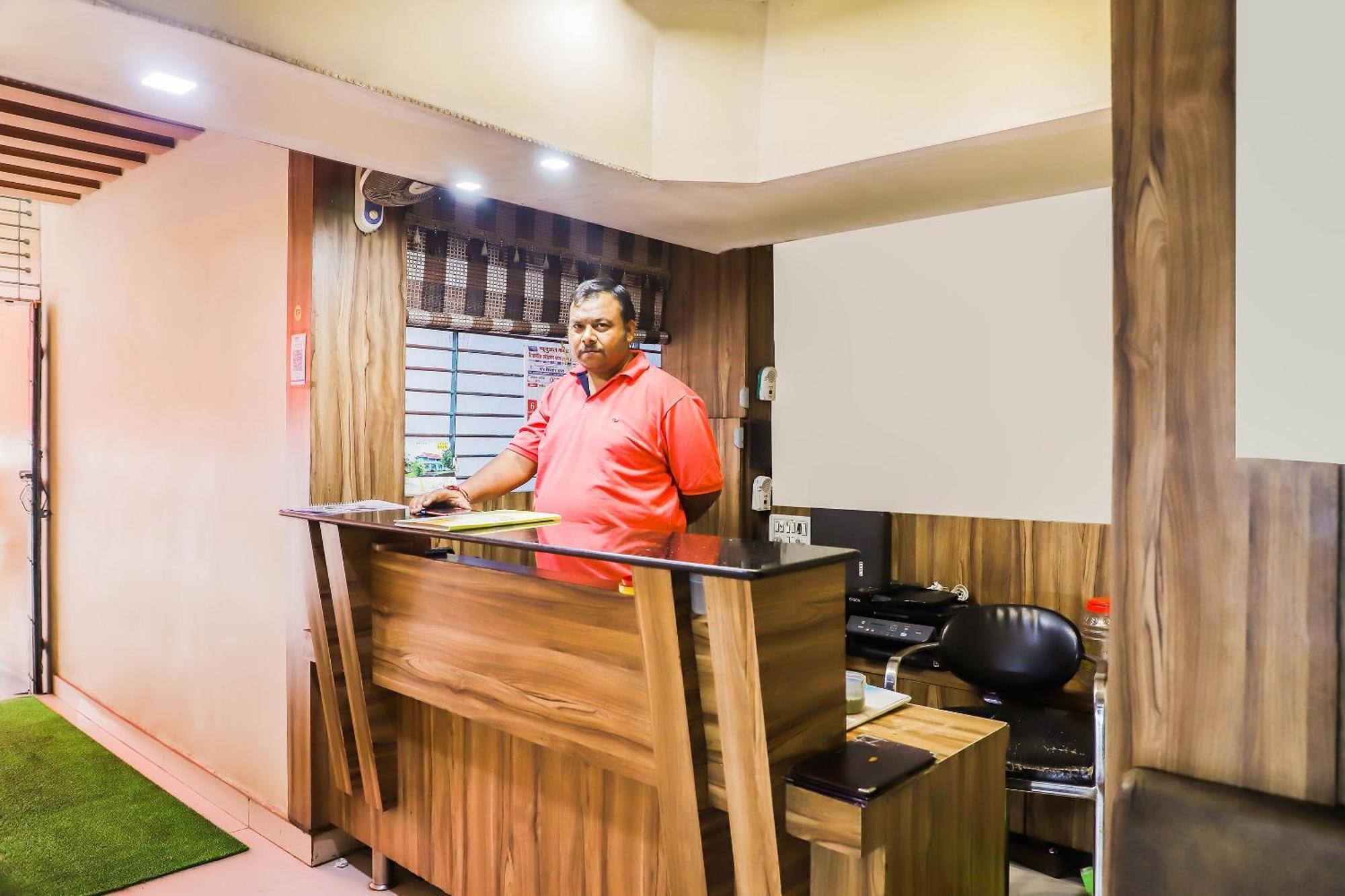 Hotel Spot On Bagiya Restaurant Harda Exterior foto