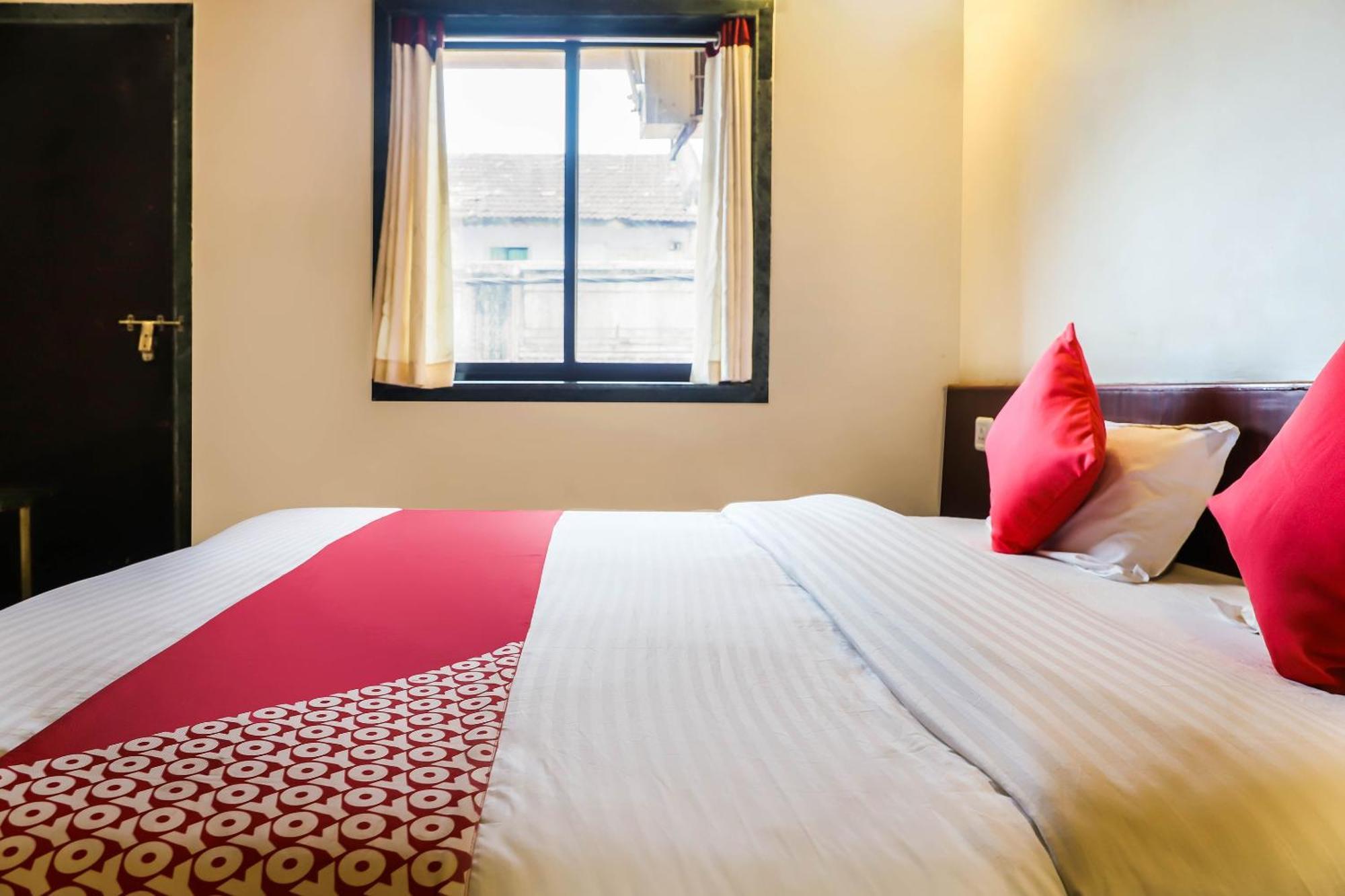 Hotel Spot On Bagiya Restaurant Harda Exterior foto