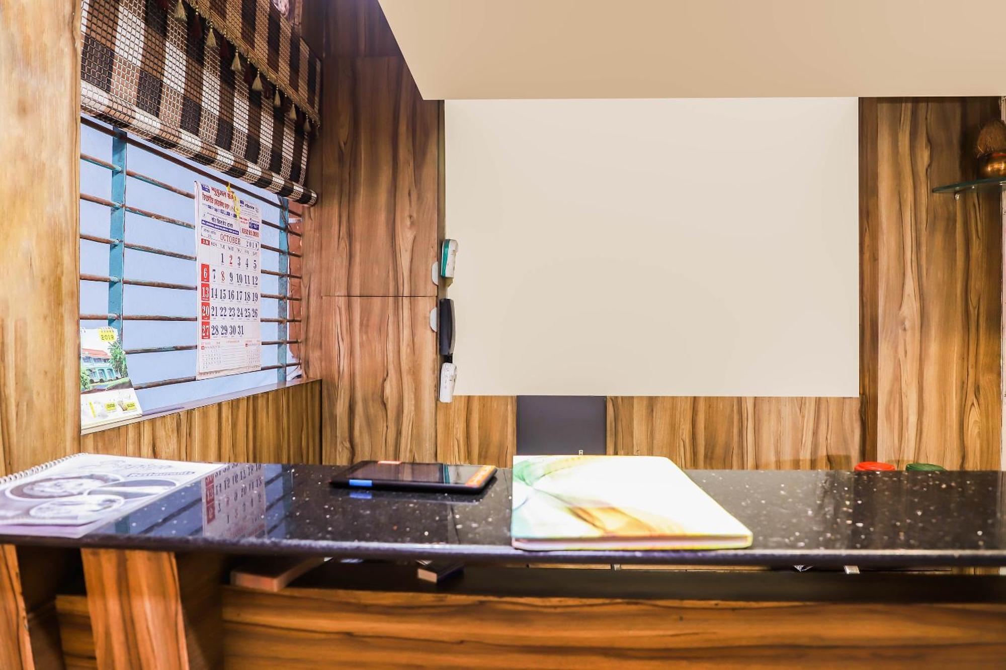 Hotel Spot On Bagiya Restaurant Harda Exterior foto